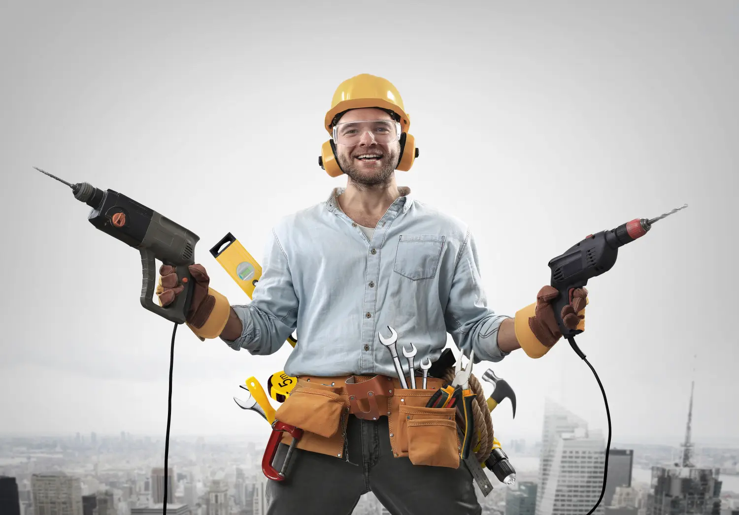 Forma, Bauarbeiter mit Hammer und Bohrmaschine bei der Arbeit